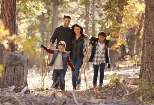 Family-walking-on-a-trail-in-the-fall-1024x703